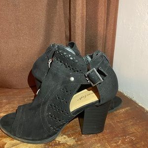 Women’s shoes